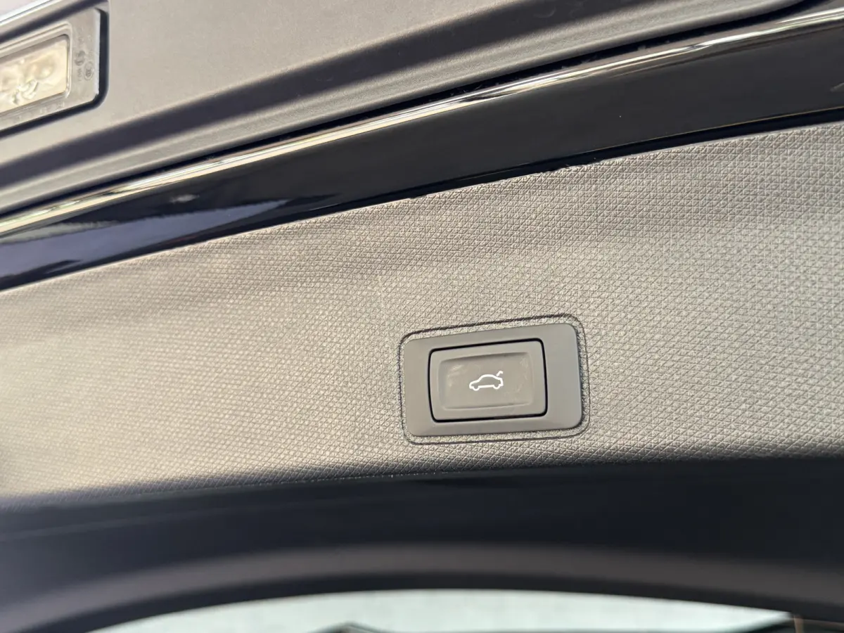 1.5 TSI e-Hybrid Pano Trekhaak Sennheiser HUD 360camera