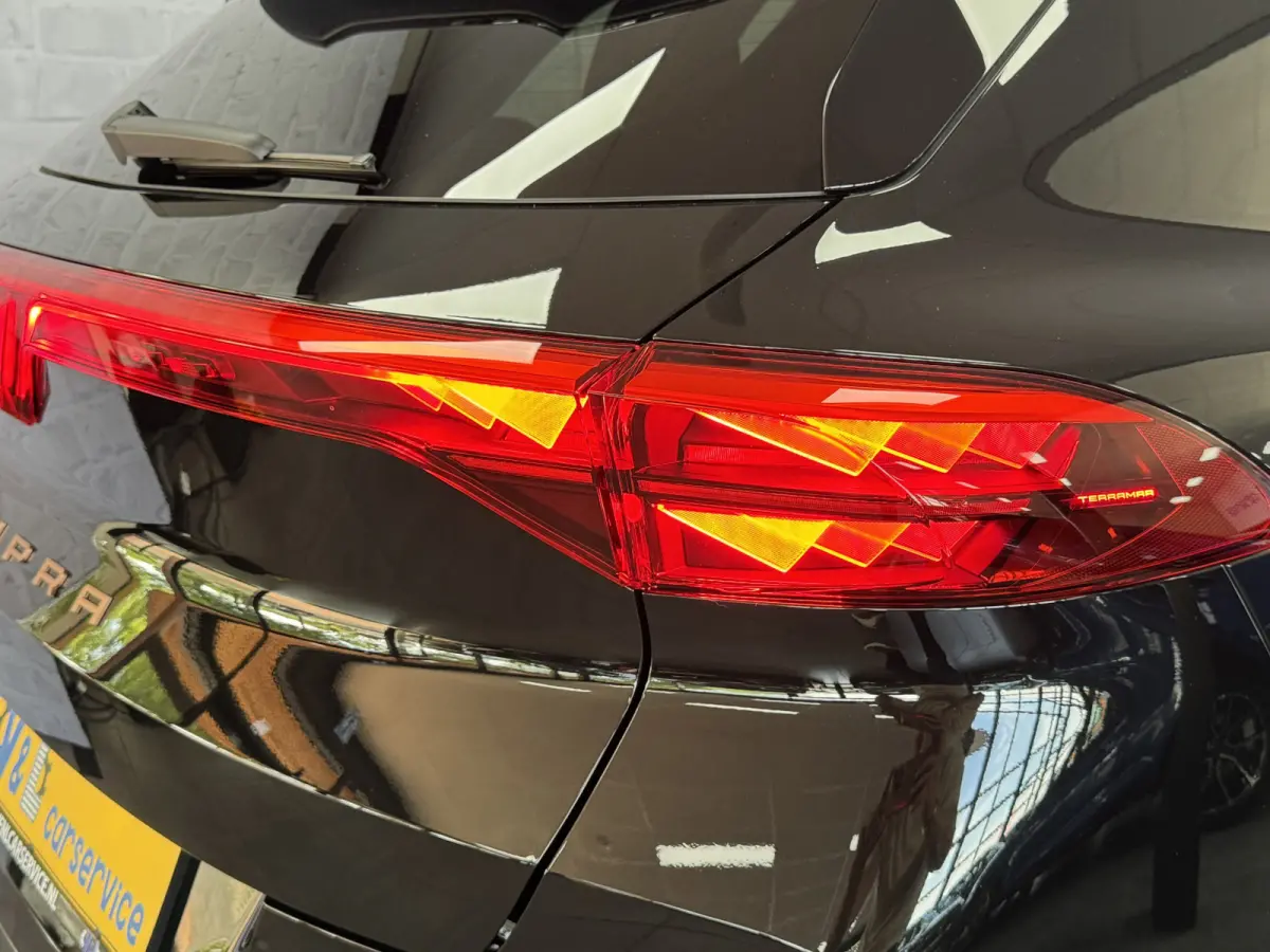 1.5 TSI e-Hybrid Pano Trekhaak Sennheiser HUD 360camera