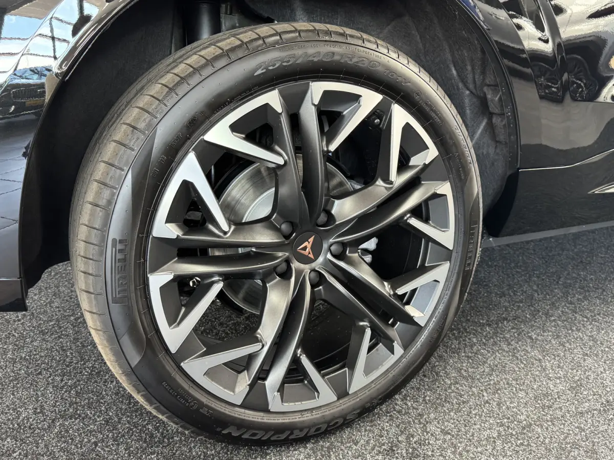 1.5 TSI e-Hybrid Pano Trekhaak Sennheiser HUD 360camera