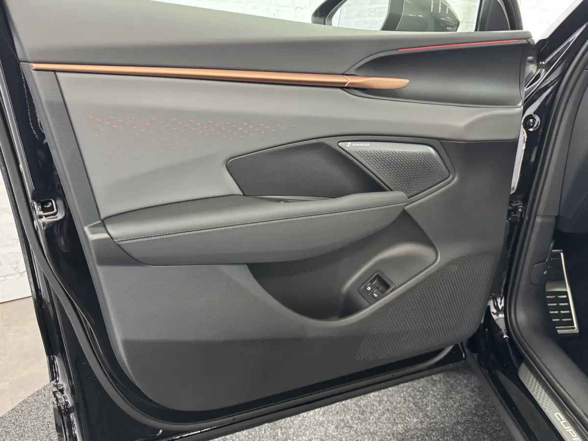1.5 TSI e-Hybrid Pano Trekhaak Sennheiser HUD 360camera