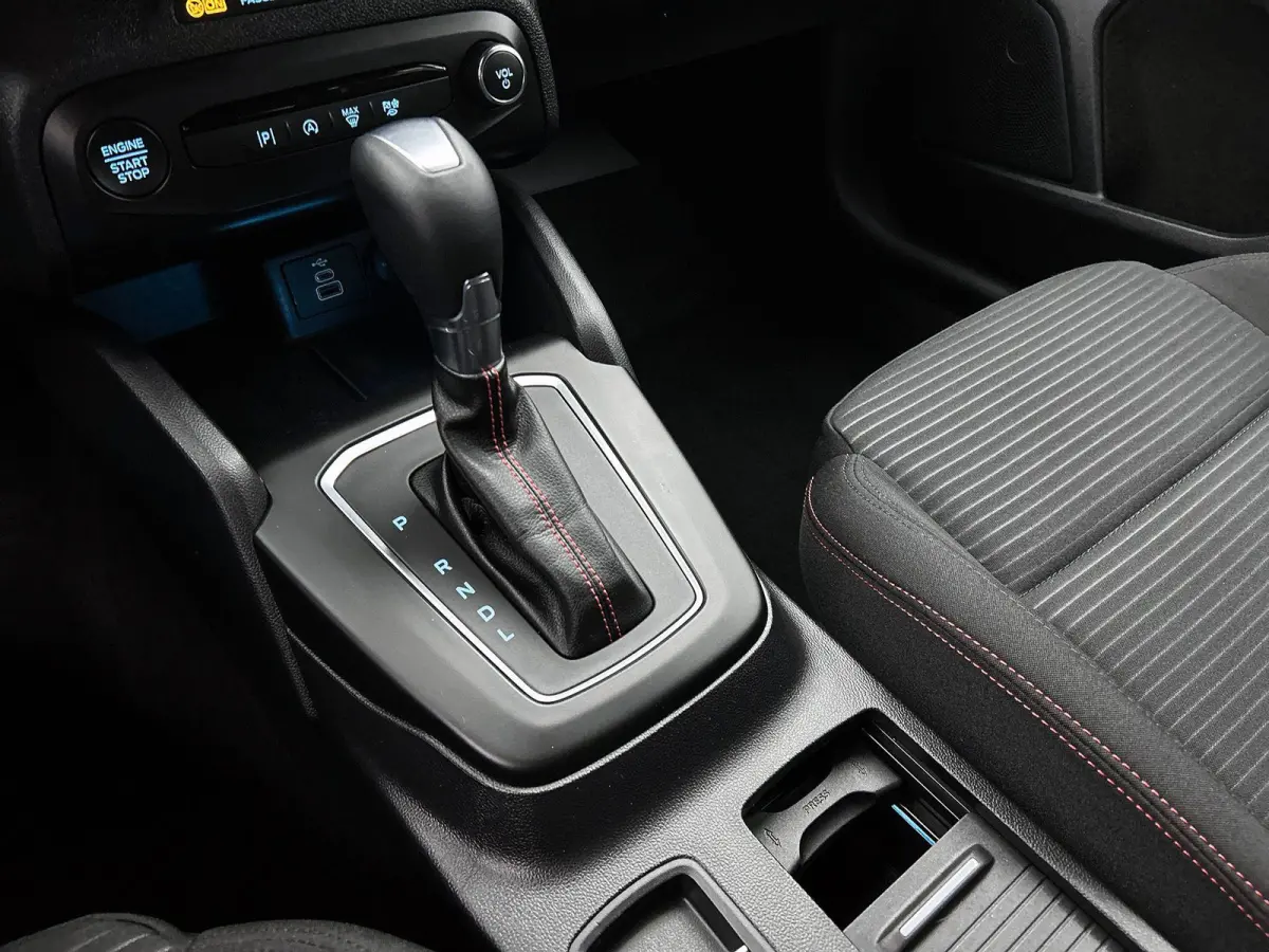 1.0 EcoBoost Hybrid ST Line X CAMERA | NAVI & CARPLAY | AD-CRUISE | WINTER-PACK