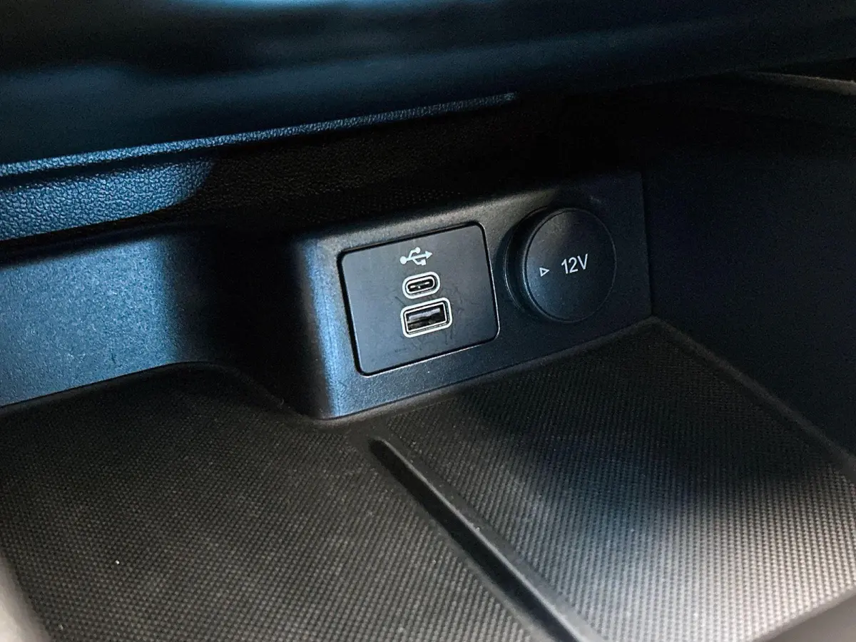 1.0 EcoBoost Hybrid ST Line X CAMERA | NAVI & CARPLAY | AD-CRUISE | WINTER-PACK
