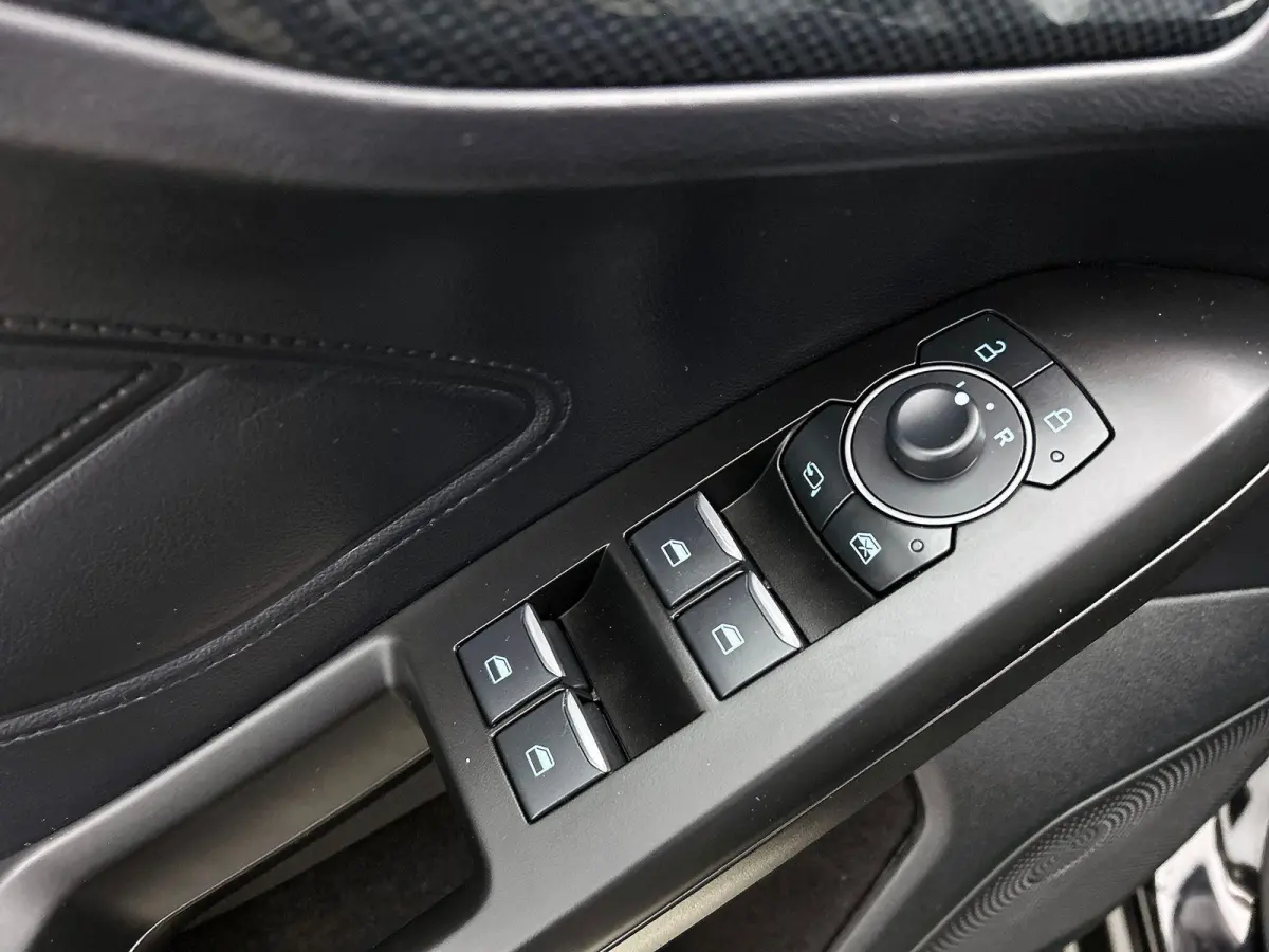 1.0 EcoBoost Hybrid ST Line X CAMERA | NAVI & CARPLAY | AD-CRUISE | WINTER-PACK