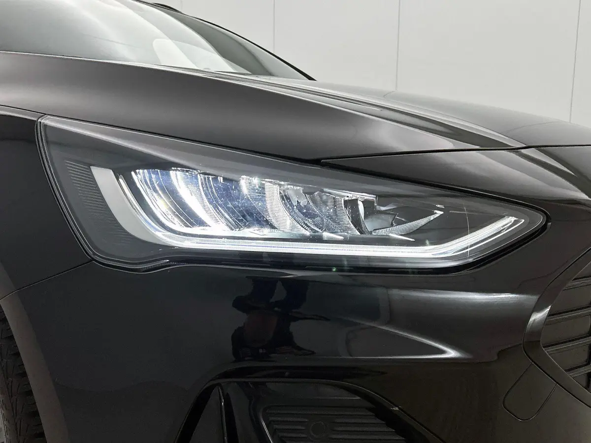 1.0 EcoBoost Hybrid ST Line X CAMERA | NAVI & CARPLAY | AD-CRUISE | WINTER-PACK