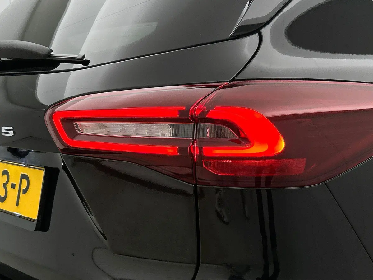 1.0 EcoBoost Hybrid ST Line X CAMERA | NAVI & CARPLAY | AD-CRUISE | WINTER-PACK