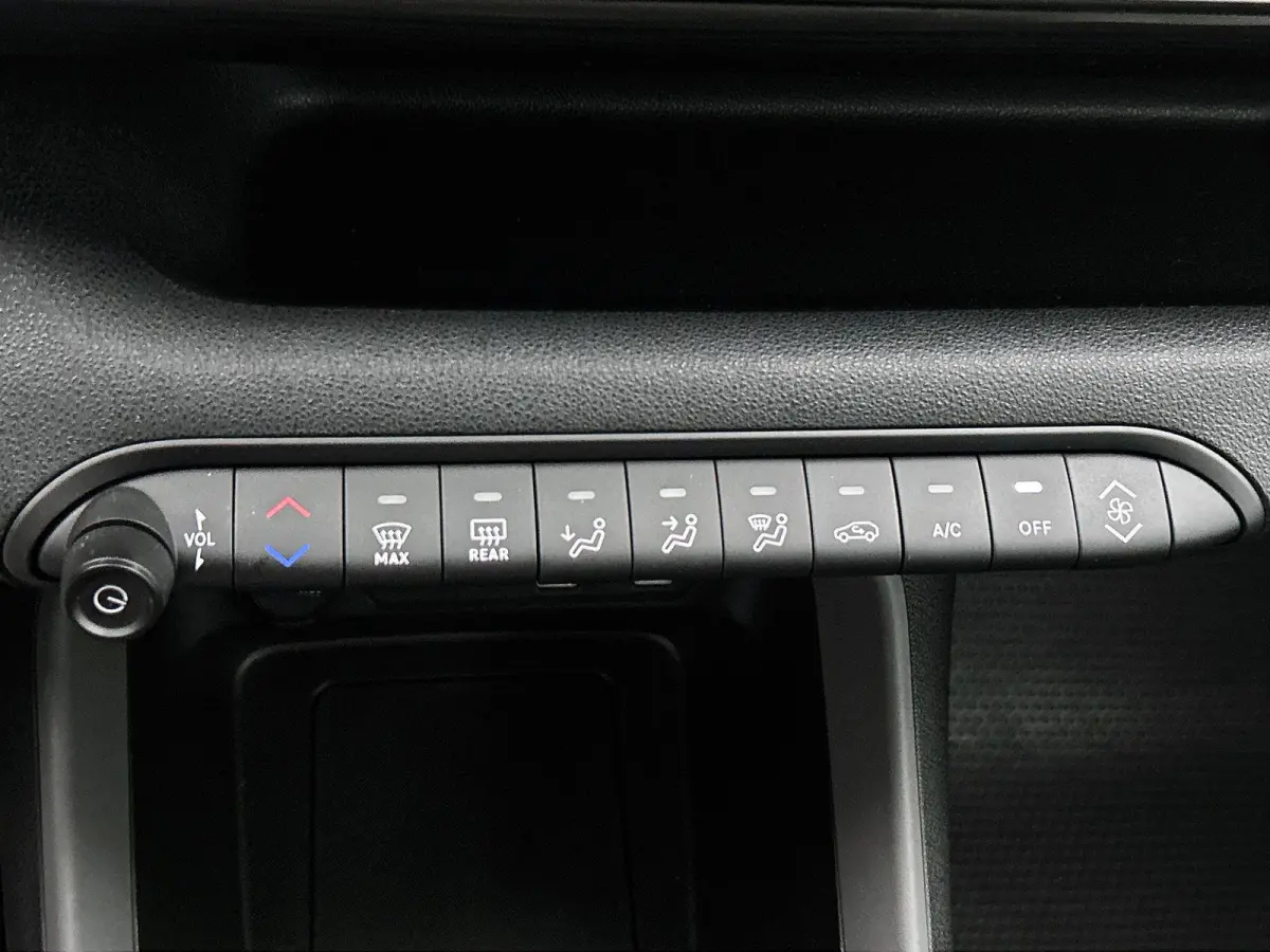 1.2 Longitude CARPLAY-NAVI | CLIMA | CRUISE