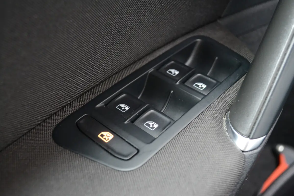 1.0 TSI Comfortline | Trekhaak | PDC | Adaptieve Cruise | Carplay/Android Auto | Navigatie