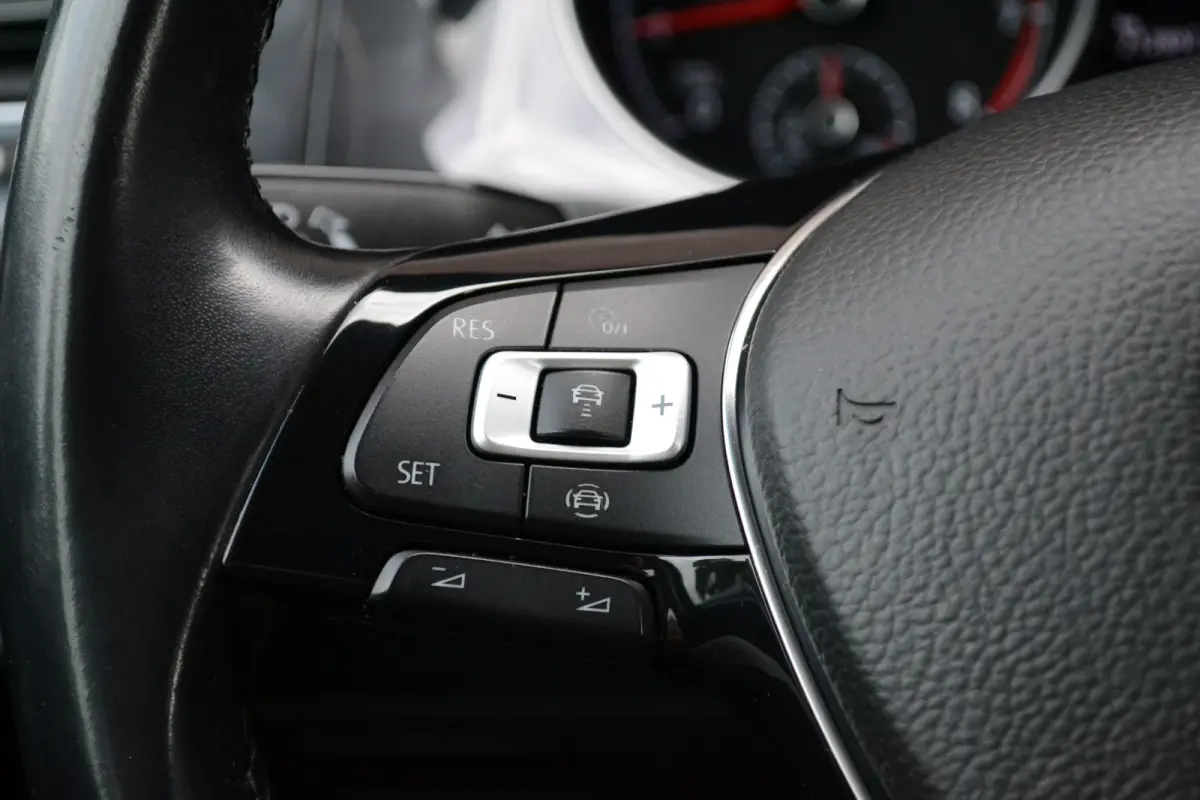 1.0 TSI Comfortline | Trekhaak | PDC | Adaptieve Cruise | Carplay/Android Auto | Navigatie