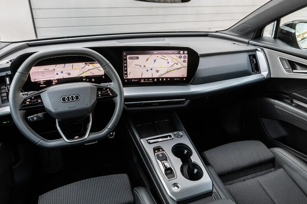 286pk S edition Performance 82 kWh | Panoramadak | Trekhaak | Achteruitrijcamera | Adaptive cruise