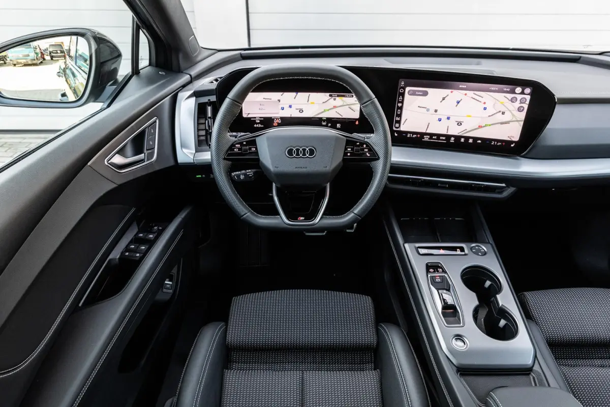 286pk S edition Performance 82 kWh | Panoramadak | Trekhaak | Achteruitrijcamera | Adaptive cruise