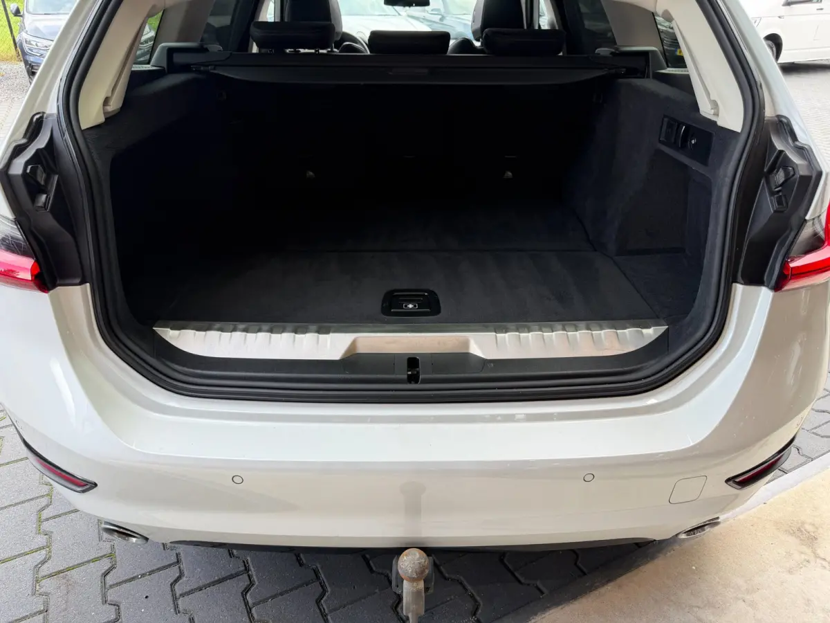 330e xDrive High Executive LASER Panoramadak trekhaak