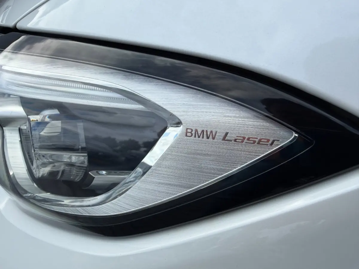 330e xDrive High Executive LASER Panoramadak trekhaak