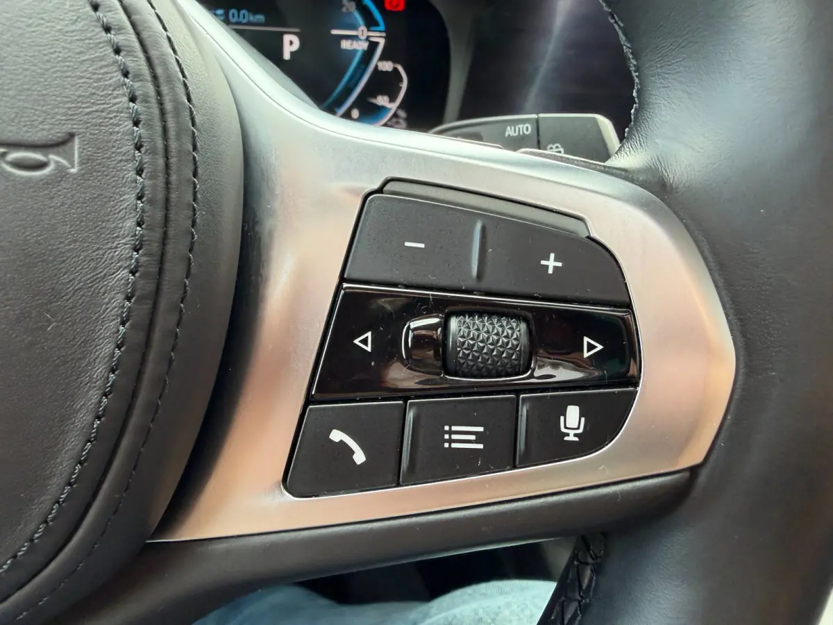 330e xDrive High Executive LASER Panoramadak trekhaak