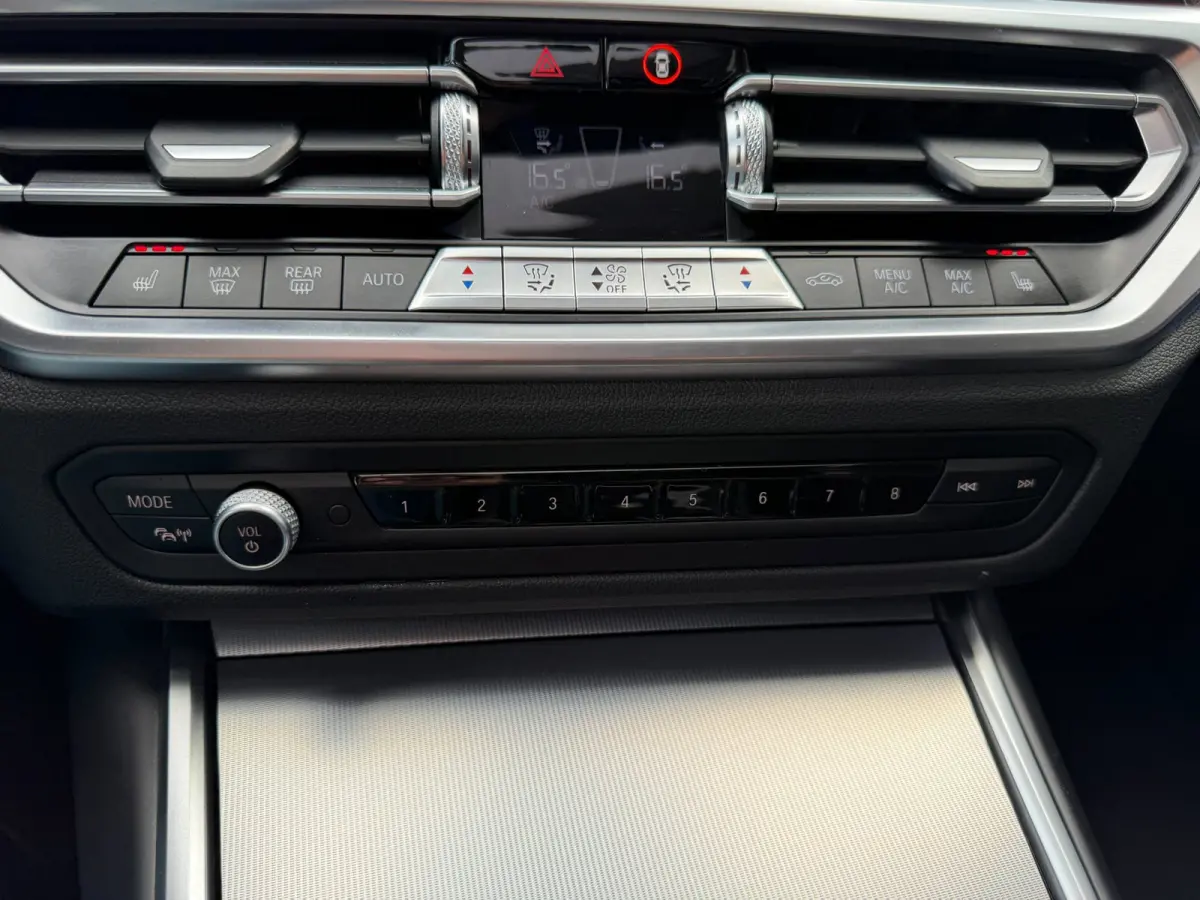 330e xDrive High Executive LASER Panoramadak trekhaak