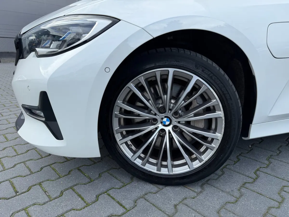 330e xDrive High Executive LASER Panoramadak trekhaak