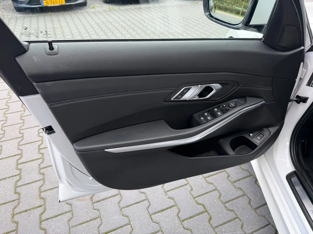 330e xDrive High Executive LASER Panoramadak trekhaak