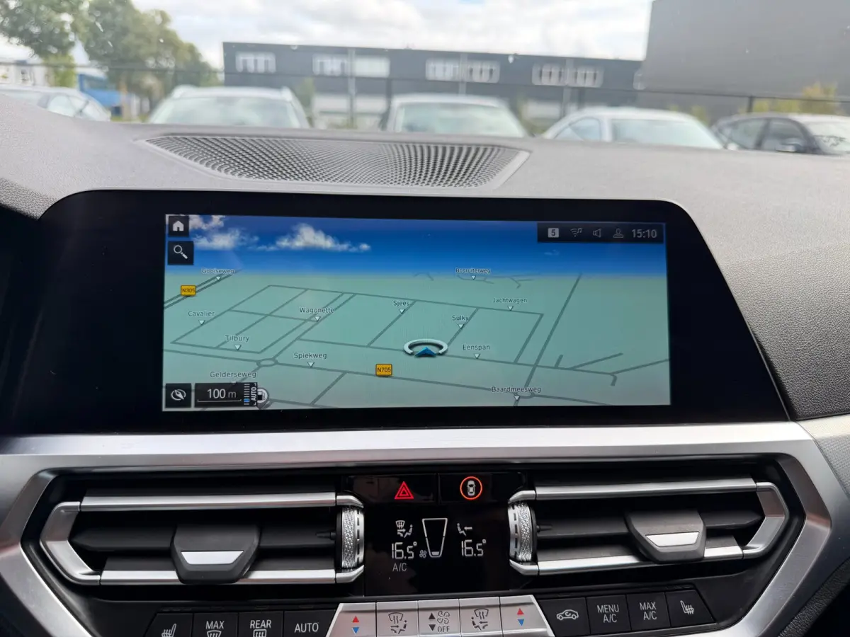 330e xDrive High Executive LASER Panoramadak trekhaak