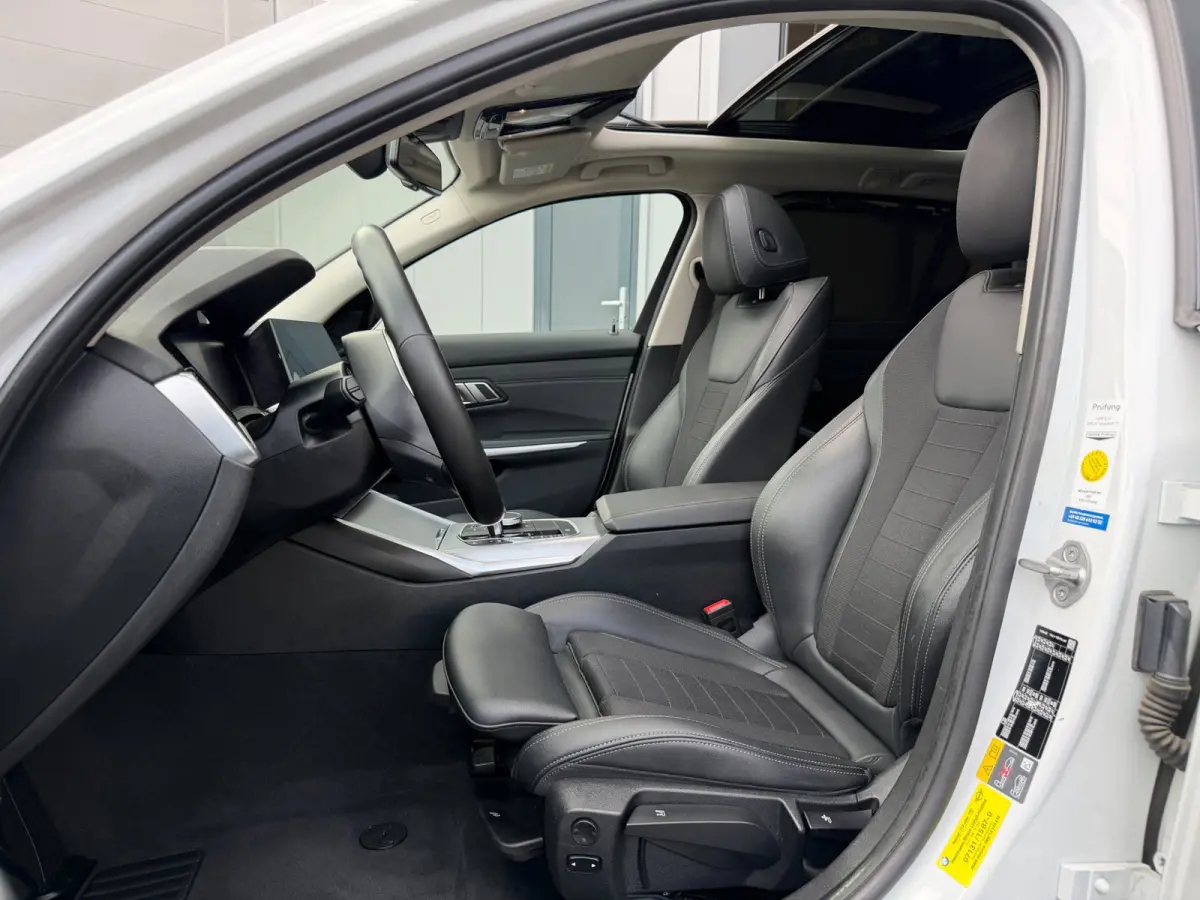 330e xDrive High Executive LASER Panoramadak trekhaak