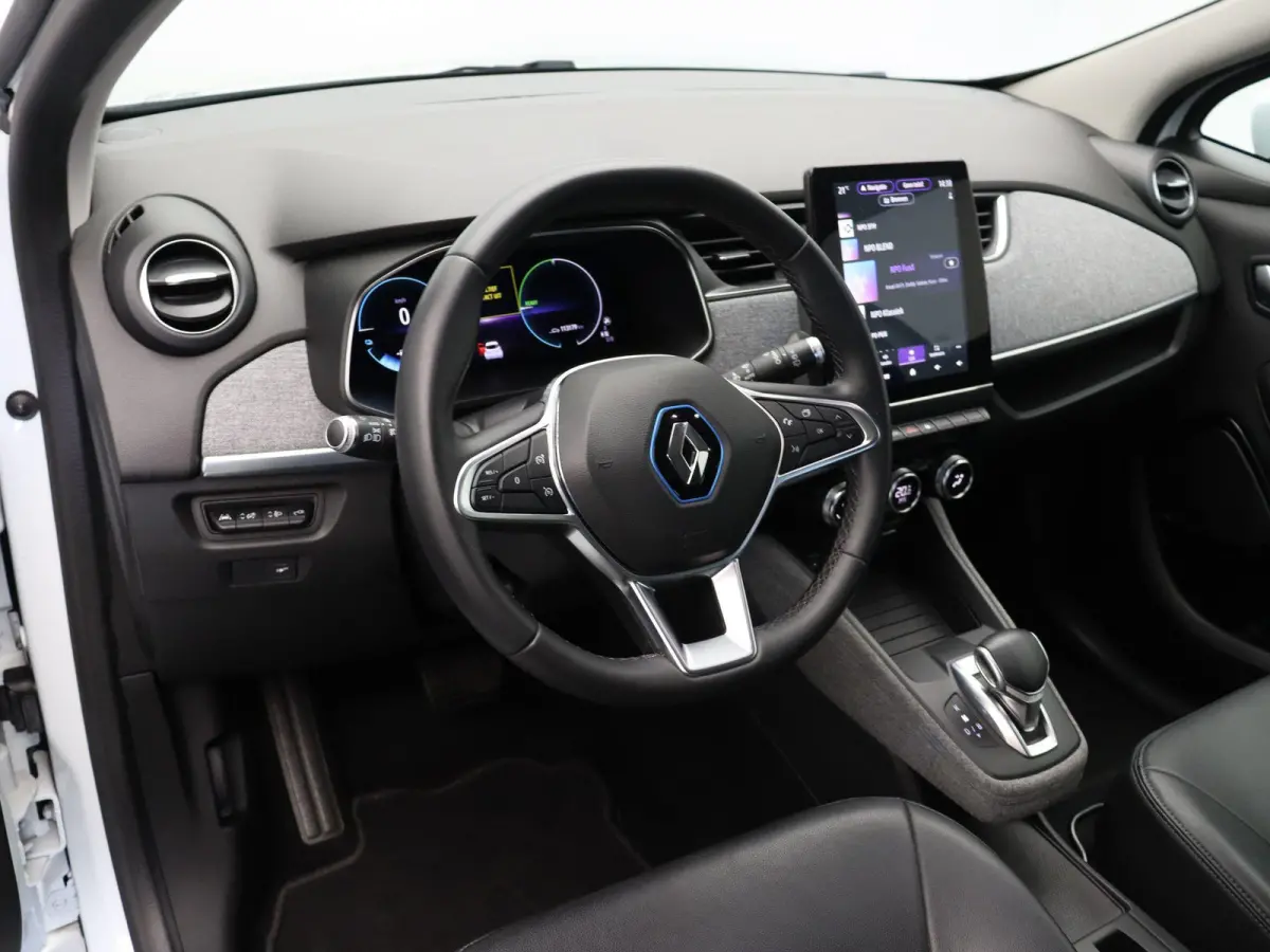 R135 Intens 52 kWh | Achteruitrijcamera | Navigatie | Cruise control | LED verlichting | Dodehoek detectie | Parkeersensoren |