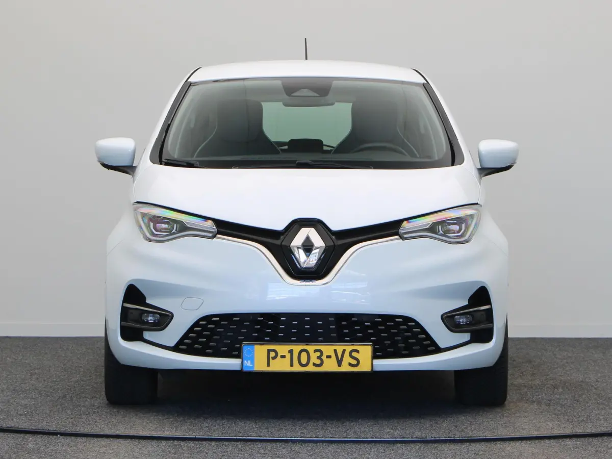 R135 Intens 52 kWh | Achteruitrijcamera | Navigatie | Cruise control | LED verlichting | Dodehoek detectie | Parkeersensoren |