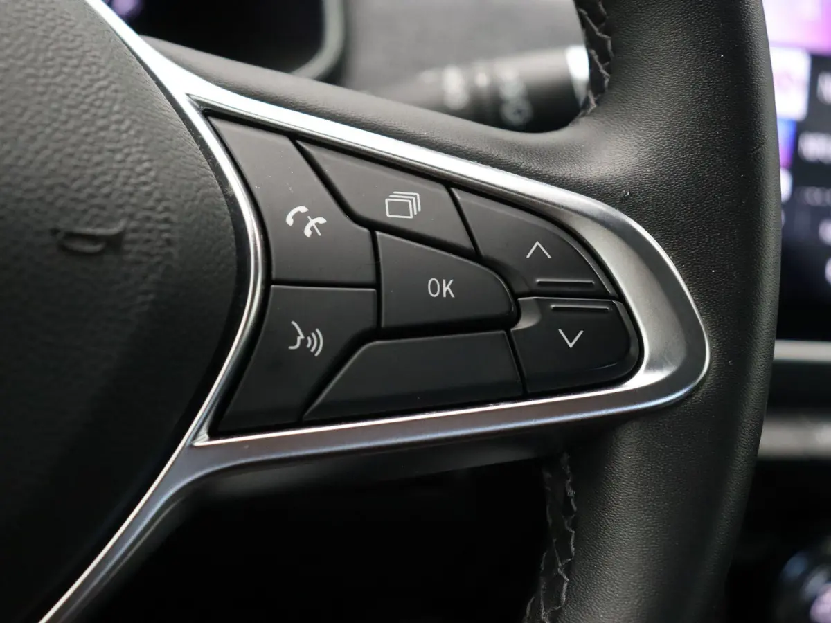 R135 Intens 52 kWh | Achteruitrijcamera | Navigatie | Cruise control | LED verlichting | Dodehoek detectie | Parkeersensoren |