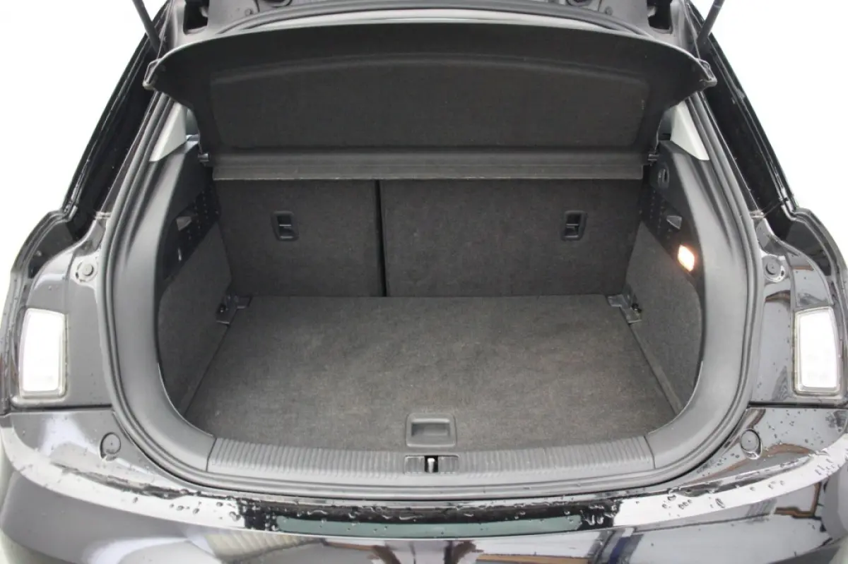 1.0 TFSI 5 Deurs - Cruise, Lichtmetalen Velgen, Getint Glas