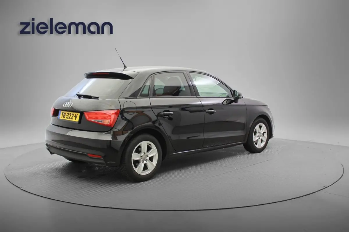 1.0 TFSI 5 Deurs - Cruise, Lichtmetalen Velgen, Getint Glas