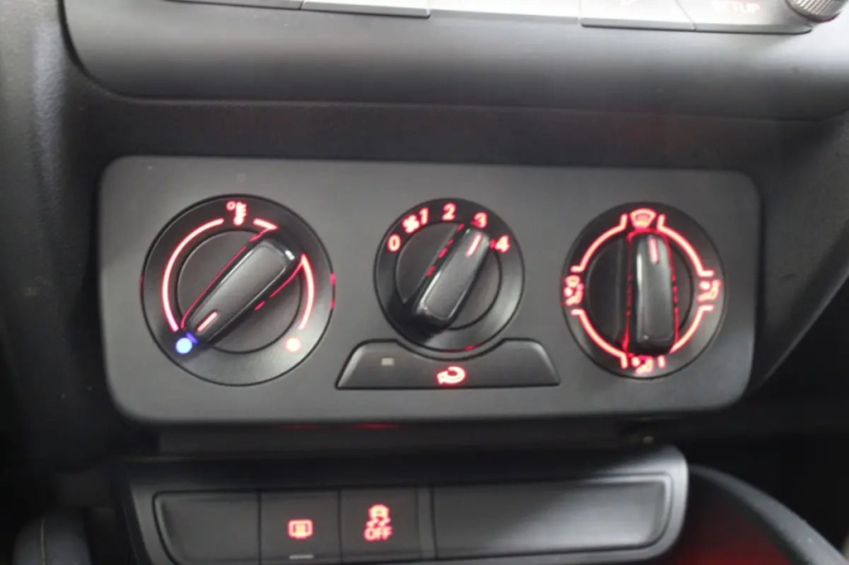 1.0 TFSI 5 Deurs - Cruise, Lichtmetalen Velgen, Getint Glas