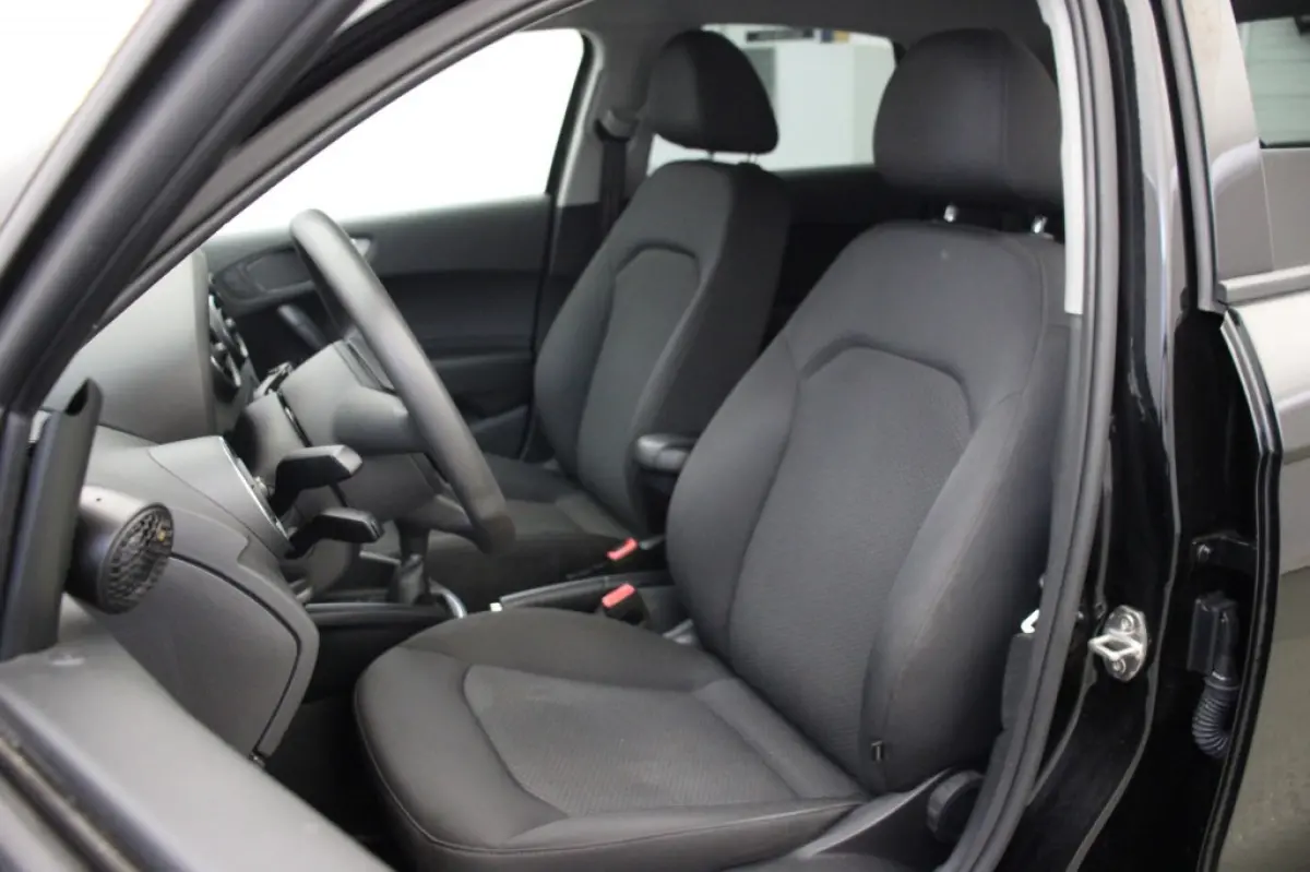 1.0 TFSI 5 Deurs - Cruise, Lichtmetalen Velgen, Getint Glas