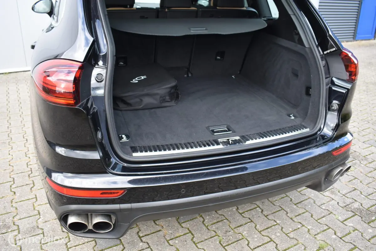 3.0 S E-Hybrid Pano Luchtvering Bose Softclose Nappa Memory 20" LMV