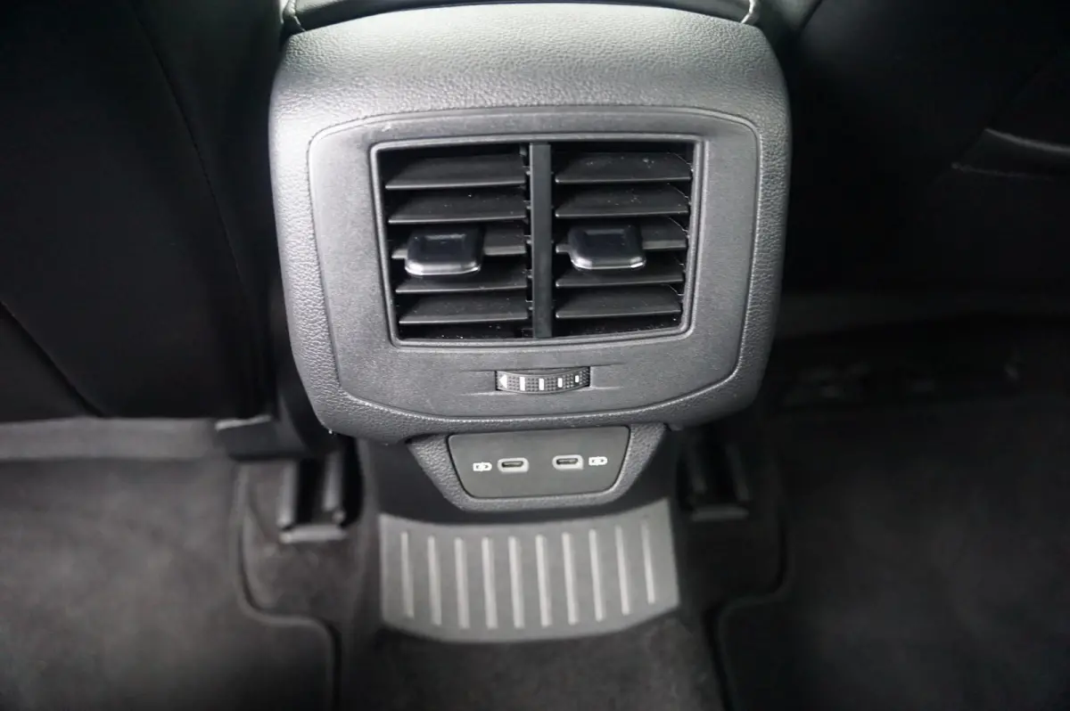 1.0 TSI 115pk Life Edition | Side Assist | Navigatie | Travel Assist