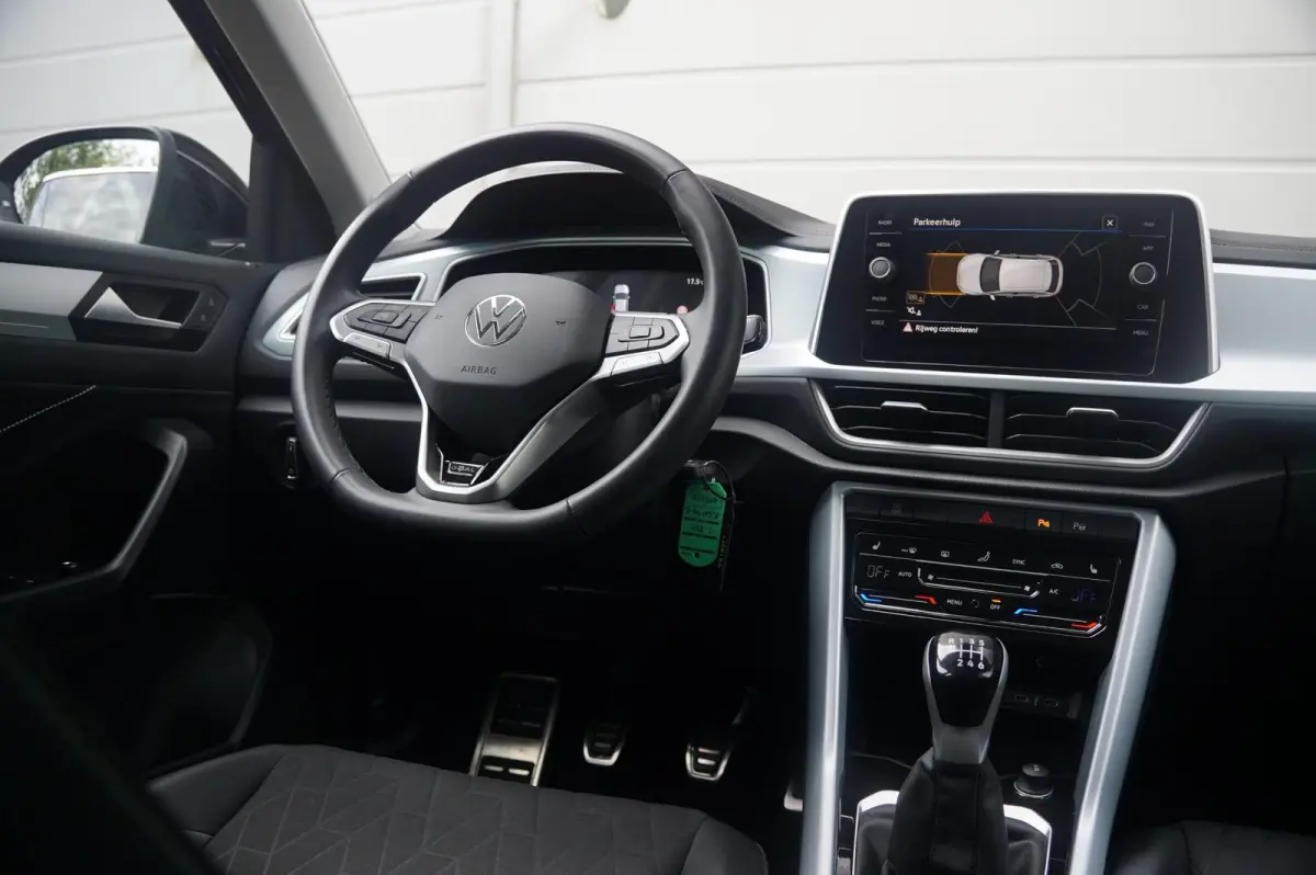 1.0 TSI 115pk Life Edition | Side Assist | Navigatie | Travel Assist