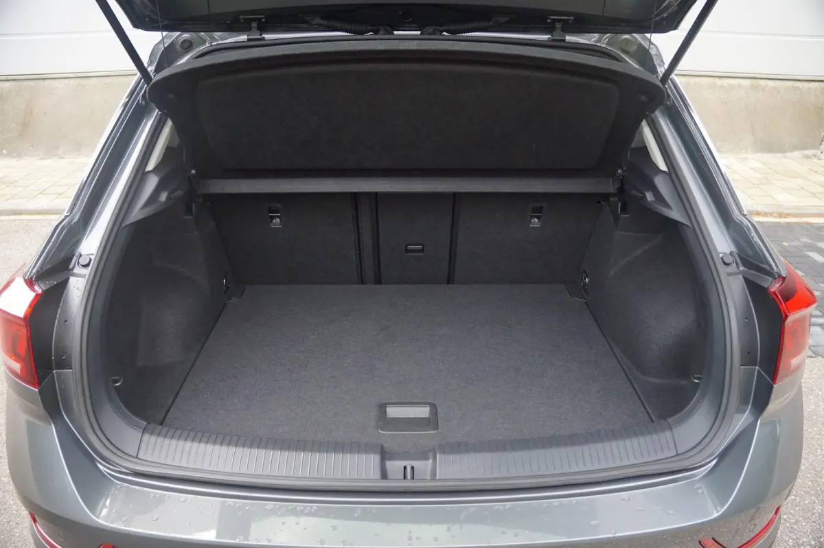 1.0 TSI 115pk Life Edition | Side Assist | Navigatie | Travel Assist