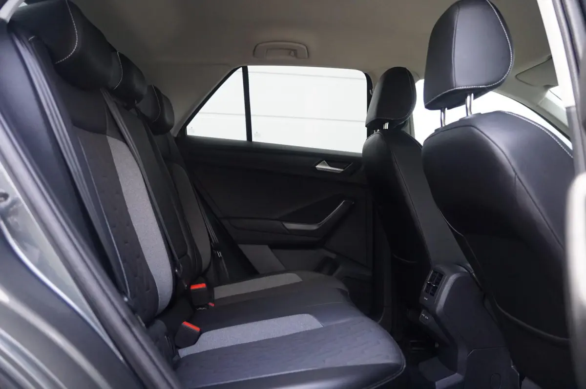 1.0 TSI 115pk Life Edition | Side Assist | Navigatie | Travel Assist