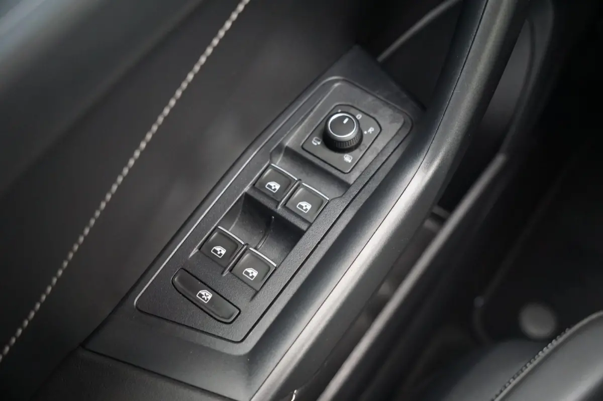 1.0 TSI 115pk Life Edition | Side Assist | Navigatie | Travel Assist