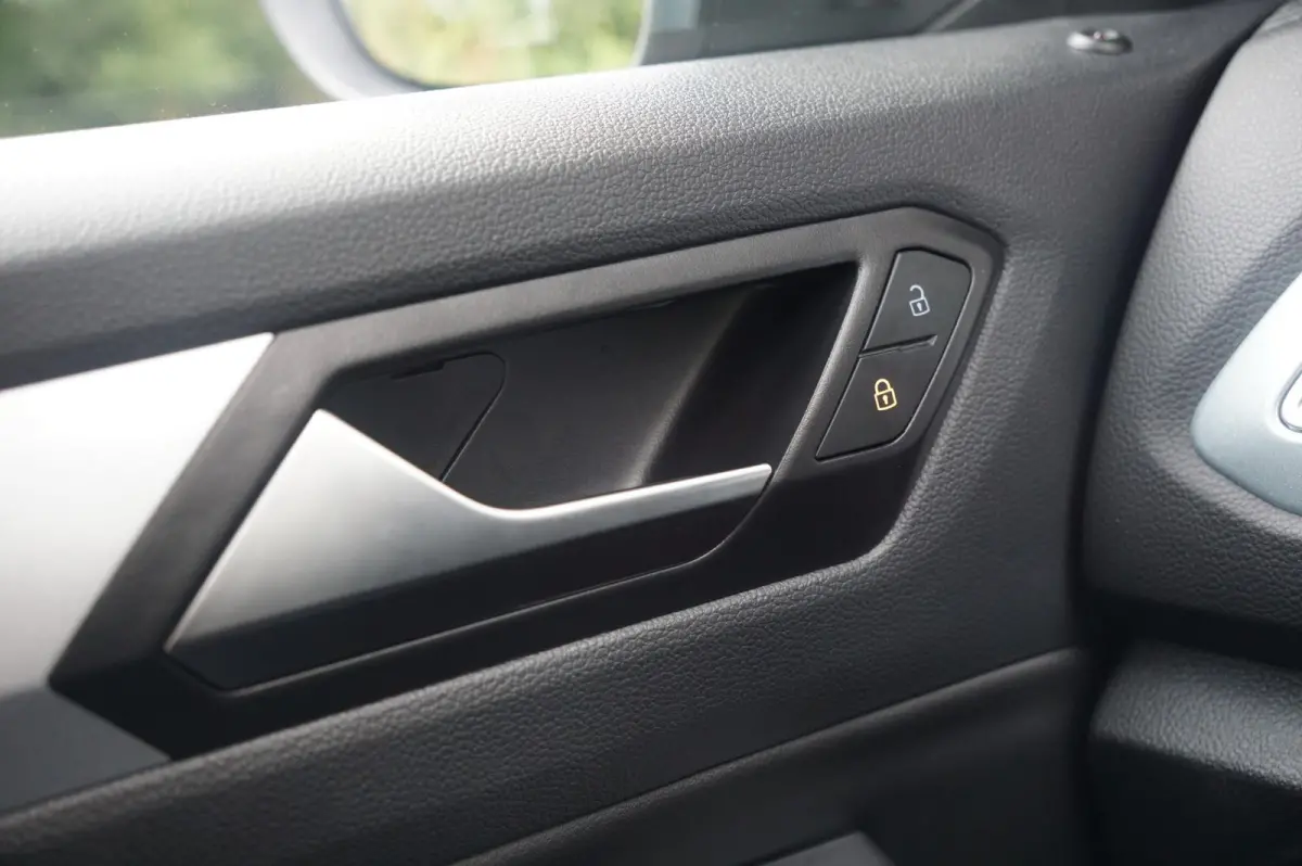 1.0 TSI 115pk Life Edition | Side Assist | Navigatie | Travel Assist