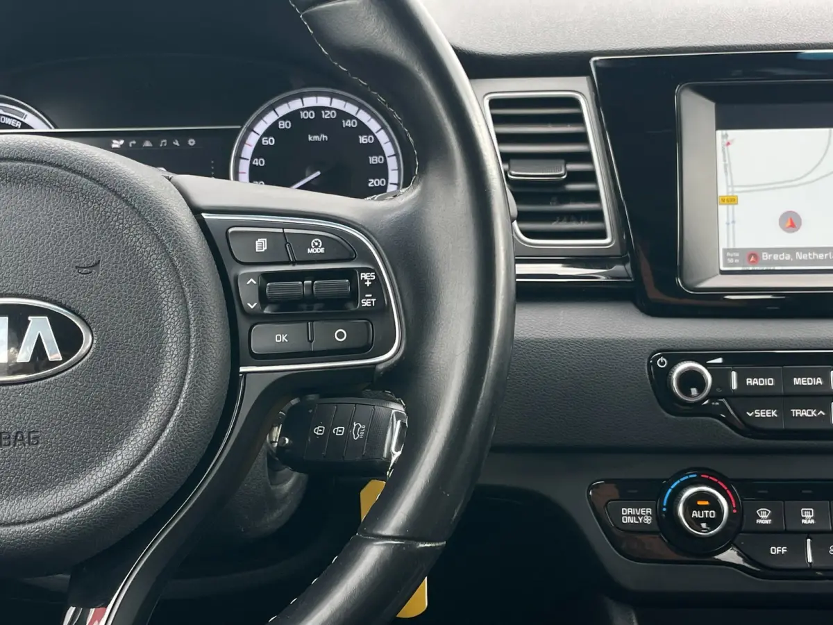 1.6 GDi Hybrid DynamicLine | Camera | PDC | Carplay | Cruise Control |