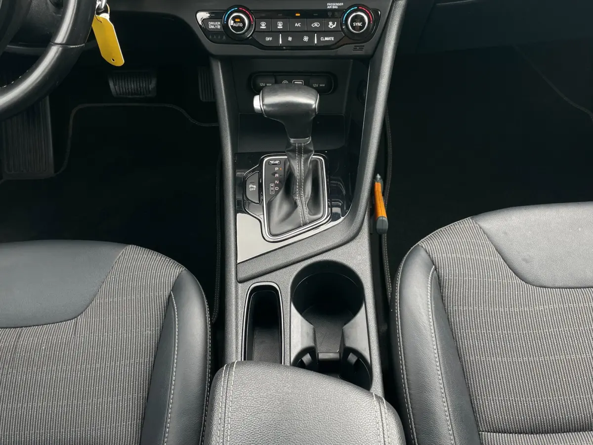 1.6 GDi Hybrid DynamicLine | Camera | PDC | Carplay | Cruise Control |