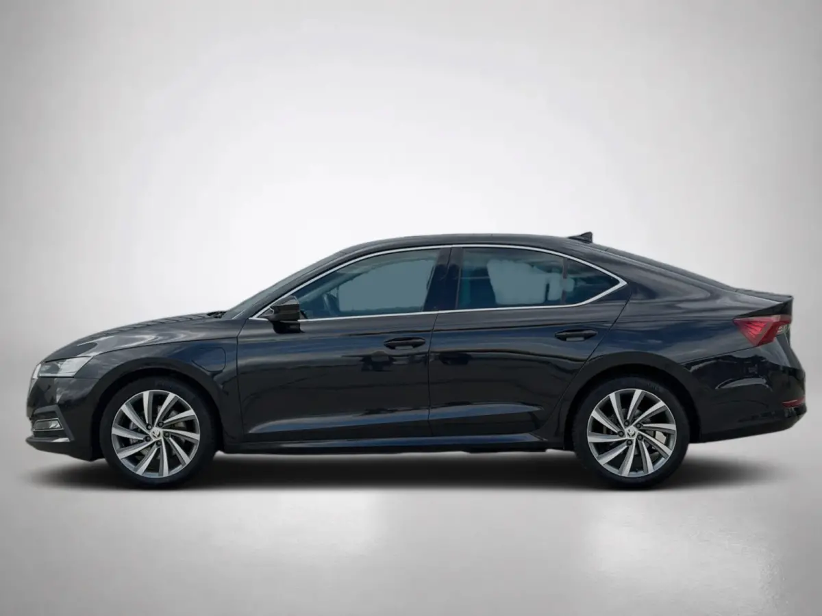 1.4 TSI iV PHEV Sportline Business(Goed OnderH, Carplay/ Android, Camera, Elektrische Stoelen, StoelV/ StuurV, Etc)