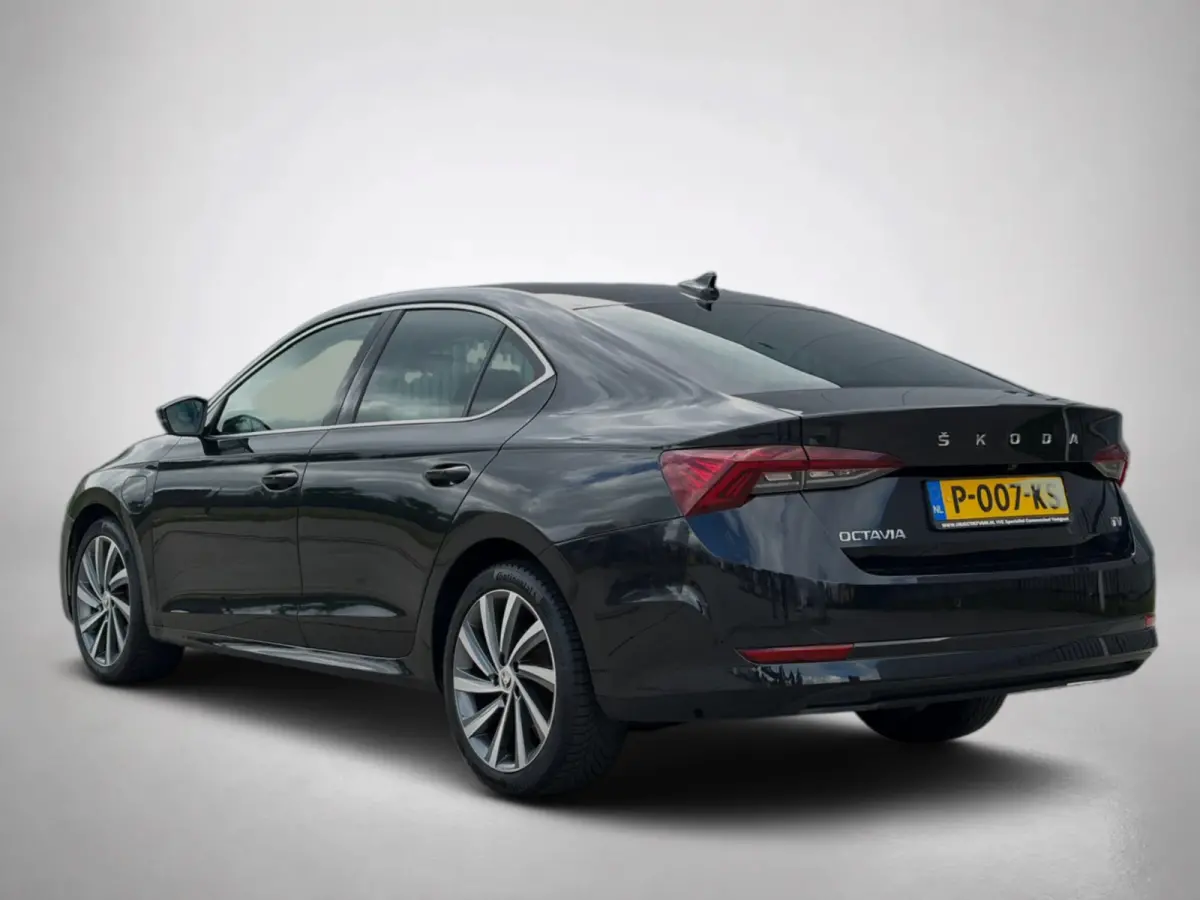 1.4 TSI iV PHEV Sportline Business(Goed OnderH, Carplay/ Android, Camera, Elektrische Stoelen, StoelV/ StuurV, Etc)