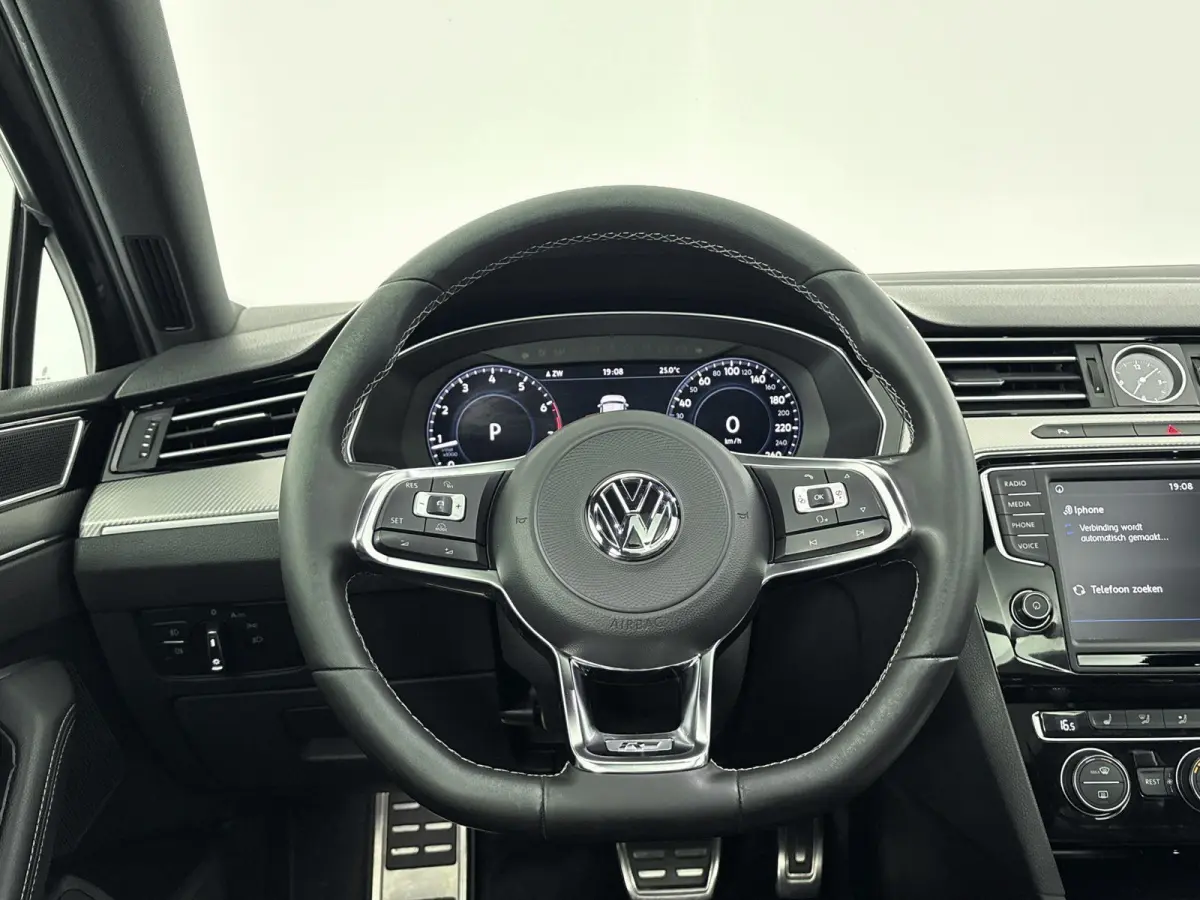 1.4 TSI Highline Business R 125 PK | Automaat | Apple Carplay | R-Line | Trekhaak | Lederen Bekleding | Achteruitrijcamera | Panoramadak | Parkeersensoren | Navigatie | Bluetooth | Ergo-Acti