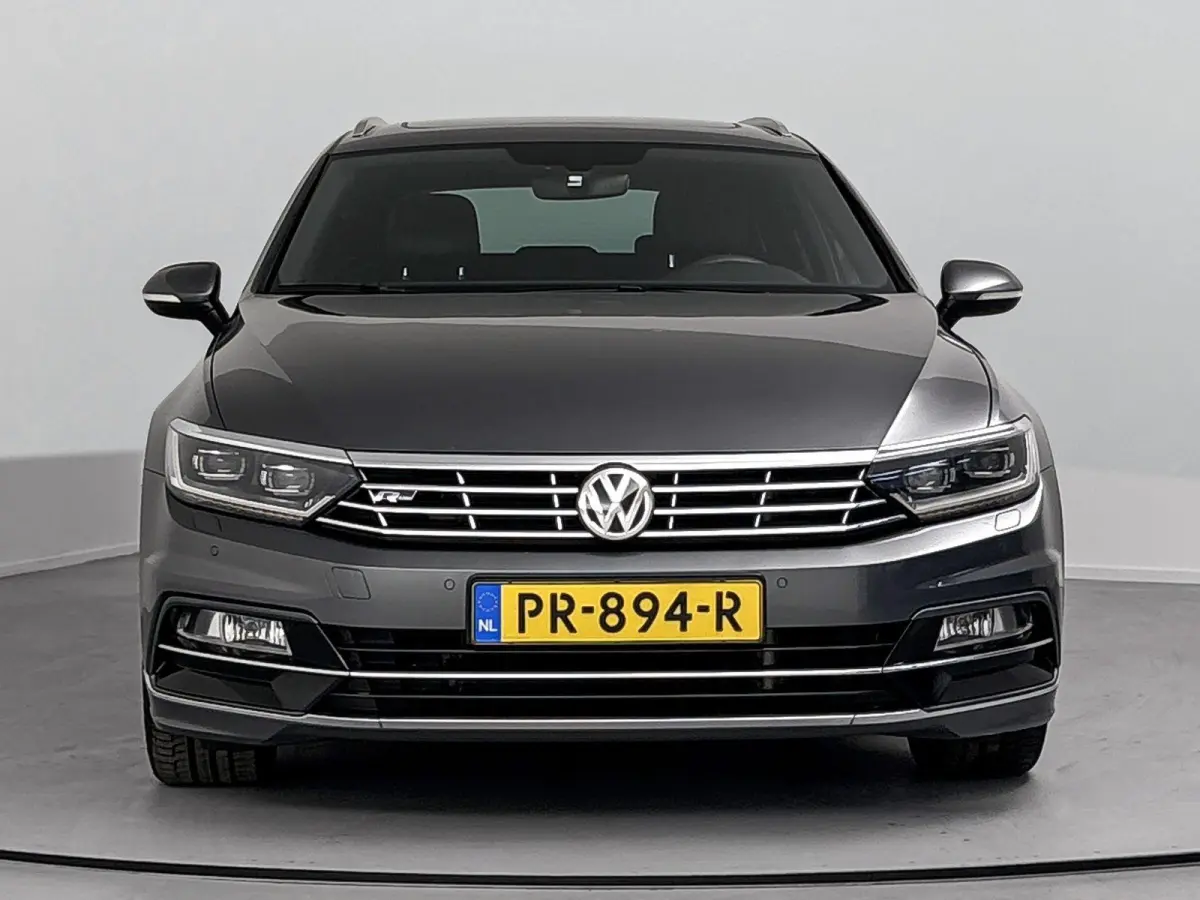 1.4 TSI Highline Business R 125 PK | Automaat | Apple Carplay | R-Line | Trekhaak | Lederen Bekleding | Achteruitrijcamera | Panoramadak | Parkeersensoren | Navigatie | Bluetooth | Ergo-Acti