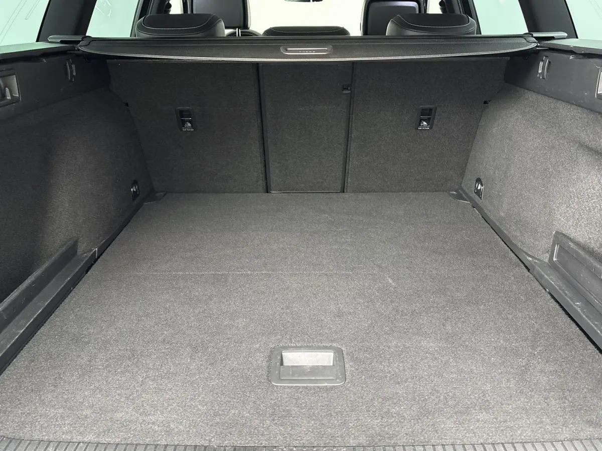 1.4 TSI Highline Business R 125 PK | Automaat | Apple Carplay | R-Line | Trekhaak | Lederen Bekleding | Achteruitrijcamera | Panoramadak | Parkeersensoren | Navigatie | Bluetooth | Ergo-Acti