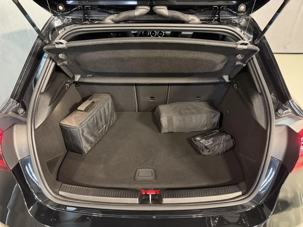250 e AMG Line 18"/SOH 97%/360 camera/PDC v+a/Stoelverwarming/Apple Carplay & Android Auto/DAB/Navigatie/Climate