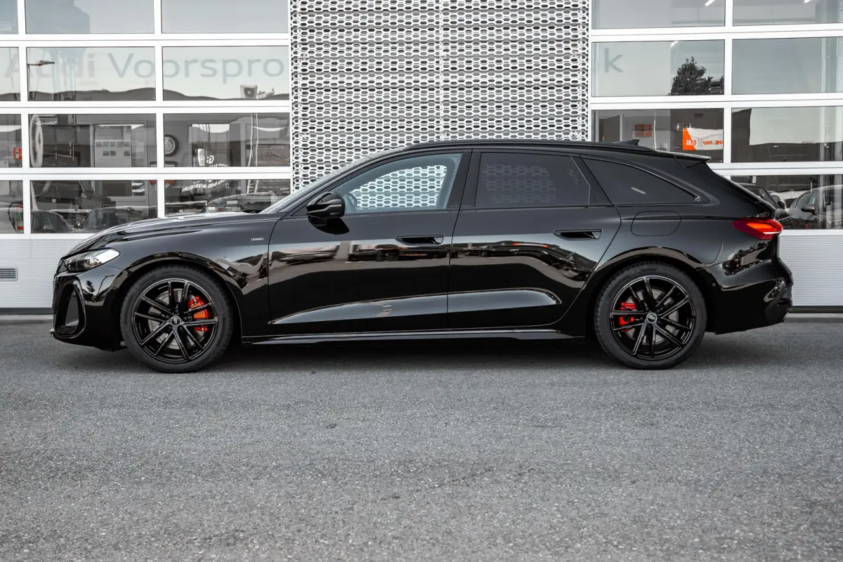 Avant 2.0 367pk quattro S edition Competition | Bang & Olufsen | Trekhaak | HUD | 360 Camera | | Audio installatie premium | Cruise control adaptief met Stop&Go en stuurhulp | Extra getint g
