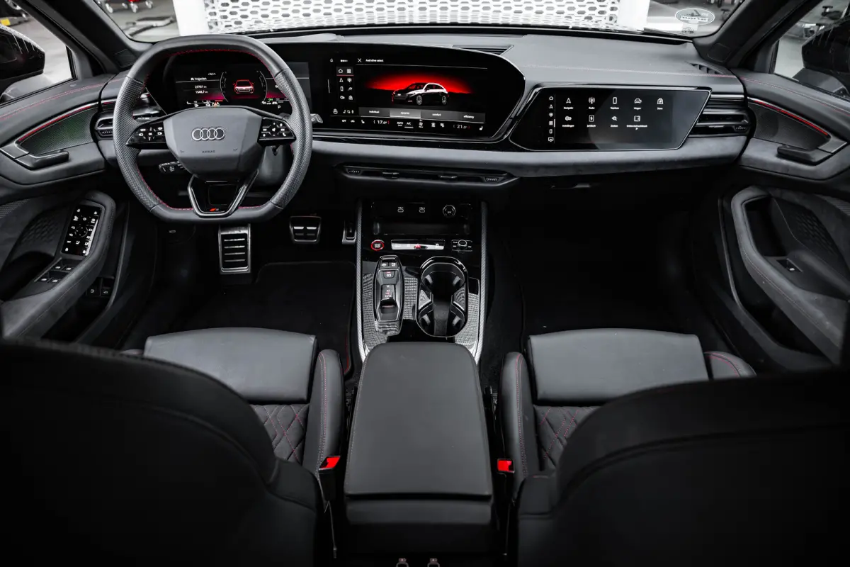 Avant 2.0 367pk quattro S edition Competition | Bang & Olufsen | Trekhaak | HUD | 360 Camera | | Audio installatie premium | Cruise control adaptief met Stop&Go en stuurhulp | Extra getint g