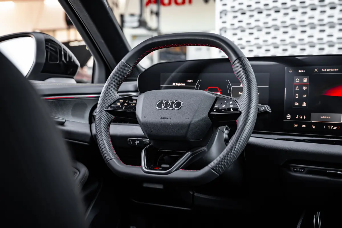 Avant 2.0 367pk quattro S edition Competition | Bang & Olufsen | Trekhaak | HUD | 360 Camera | | Audio installatie premium | Cruise control adaptief met Stop&Go en stuurhulp | Extra getint g