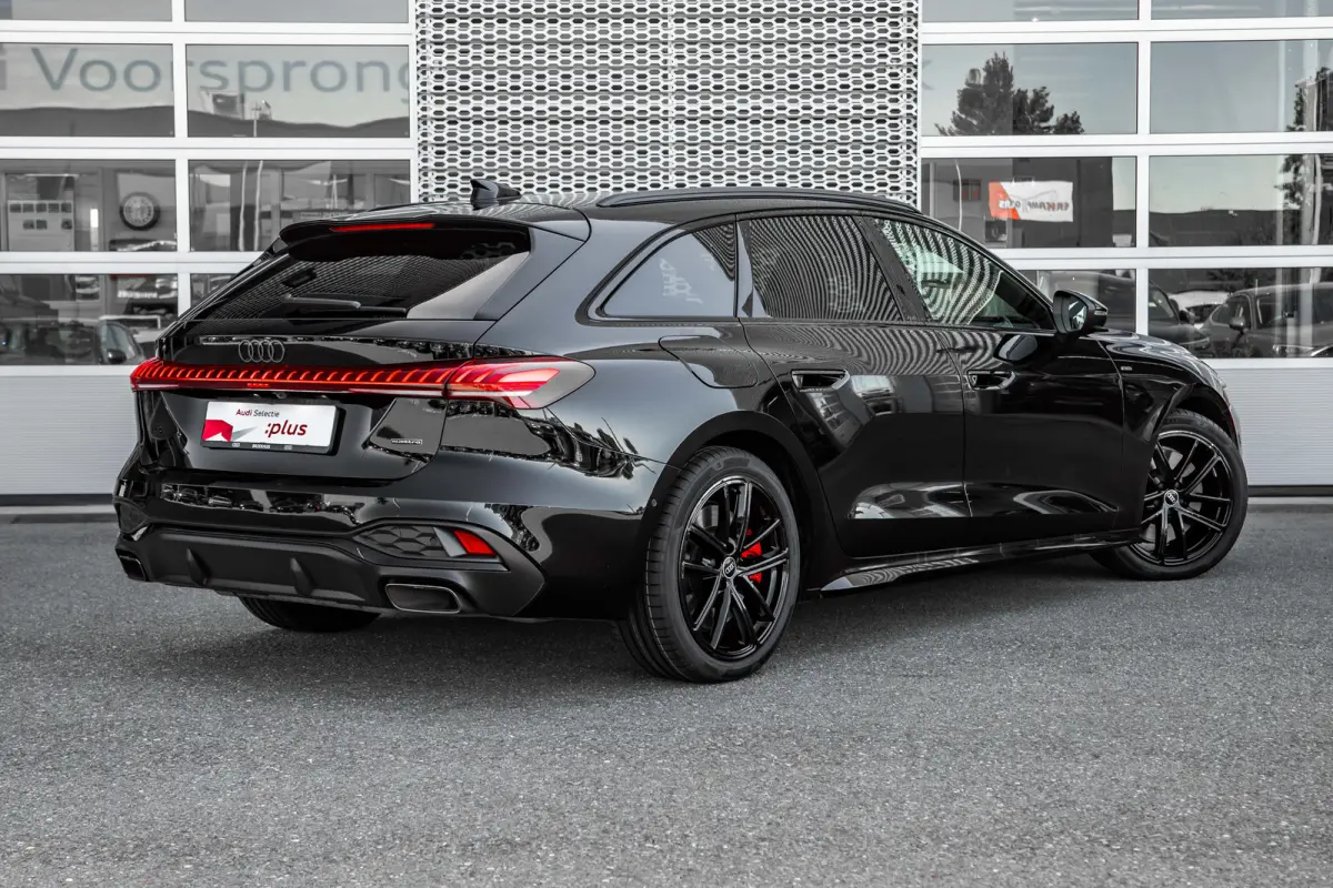 Avant 2.0 367pk quattro S edition Competition | Bang & Olufsen | Trekhaak | HUD | 360 Camera | | Audio installatie premium | Cruise control adaptief met Stop&Go en stuurhulp | Extra getint g