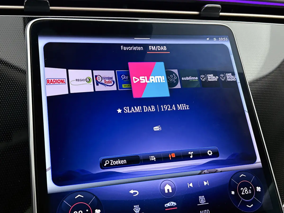 350 Business Plus Line 90 kWh / Panorama-Schuifdak / Leder-Comfort / Xenon / Radio multimedia / Apk 02-2027