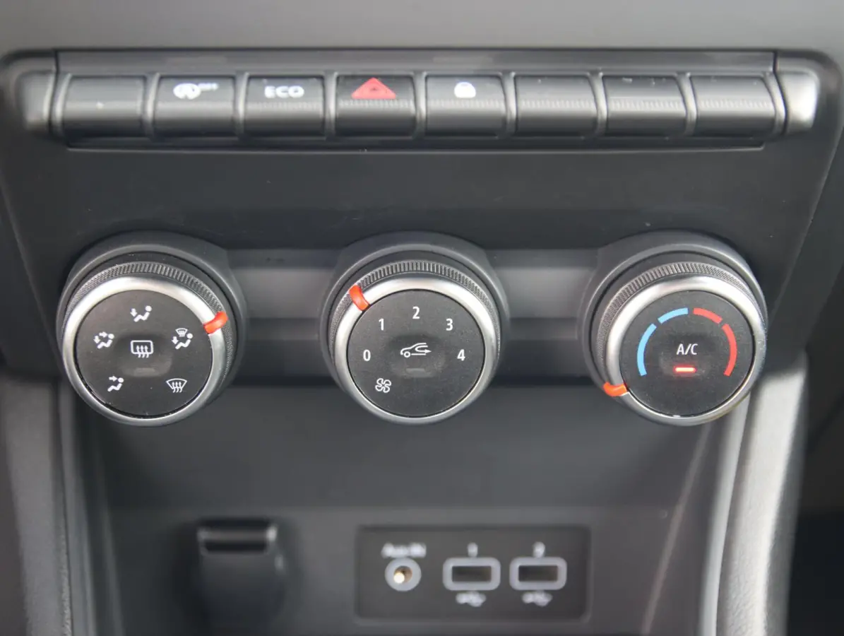 1.0 TCe 90 Zen | Trekhaak | Apple Carplay | All-seasonbanden